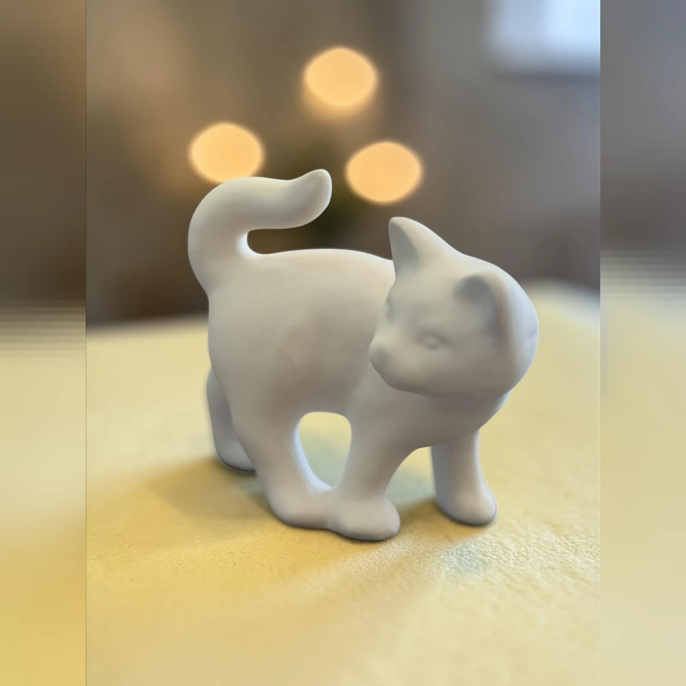Ayakta Kedi Çini Bisküvi